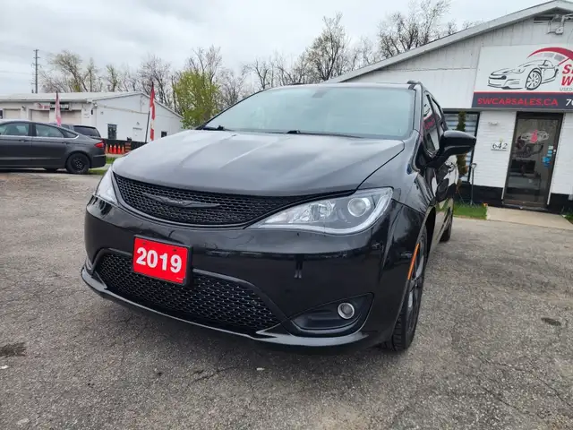 2019 CHRYSLER PACIFICA TOURING PLUS S - Photo 4