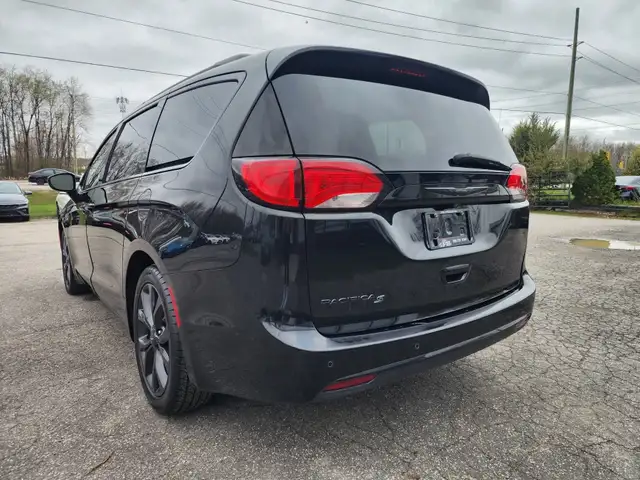 2019 CHRYSLER PACIFICA TOURING PLUS S - Photo 6