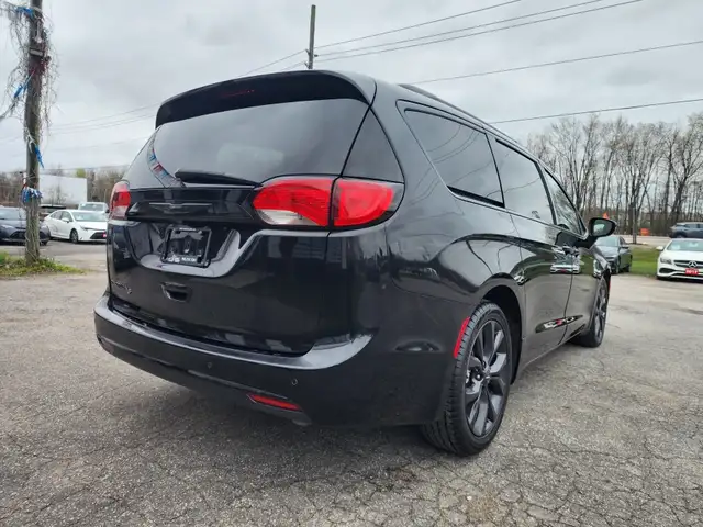 2019 CHRYSLER PACIFICA TOURING PLUS S - Photo 8