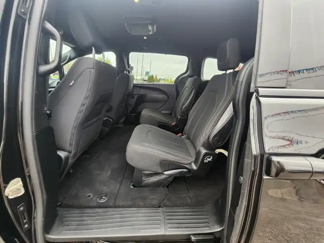 2019 CHRYSLER PACIFICA TOURING PLUS S - Photo 13