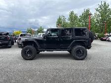 2015 Jeep Wrangler Unlimited Sahara | Fresh Trade-In! - Photo 4