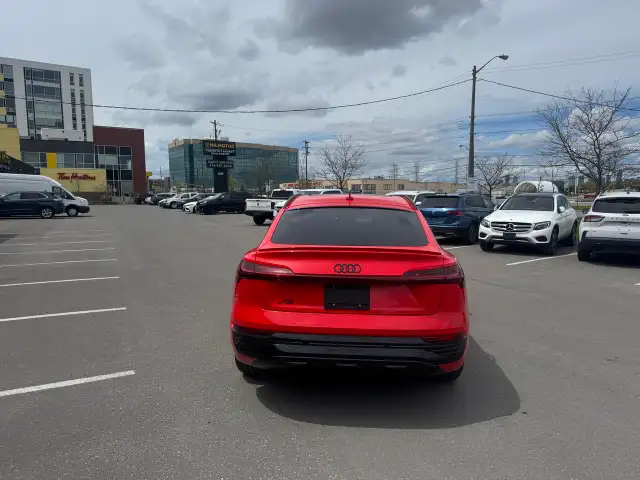 2024 Audi E-Tron QUATTRO LEATHER PAN/ROOF NAV B/SPOT L/ASSIST CA - Photo 4