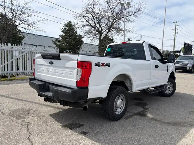 2022 Ford F-250 XL 4WD Reg Cab 8' Box Low Km's ! - Photo 5