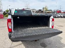 2022 Ford F-250 XL 4WD Reg Cab 8' Box Low Km's ! - Photo 7