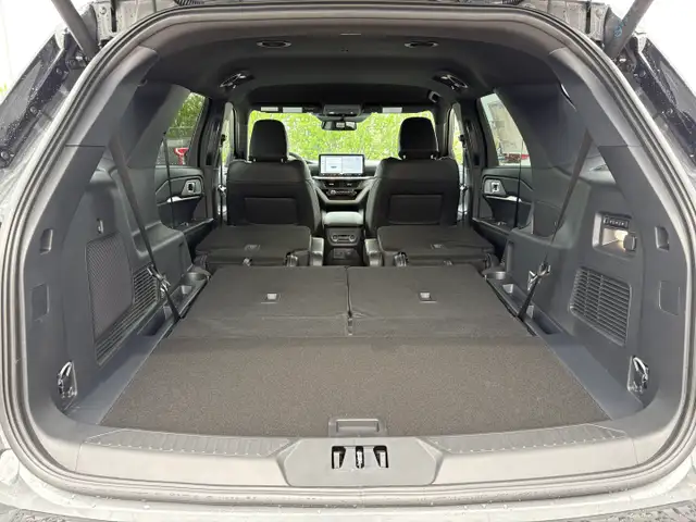 2026 Ford Explorer TREMOR | TREMOR CONVENIENCE PACKAGE - Photo 10