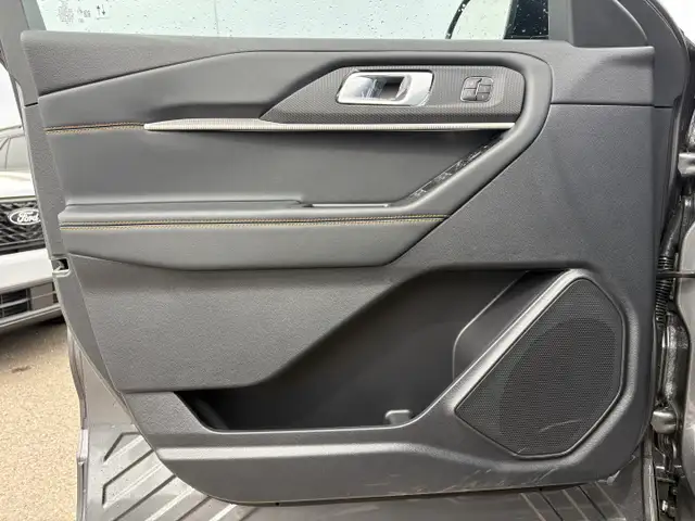 2026 Ford Explorer TREMOR | TREMOR CONVENIENCE PACKAGE - Photo 17