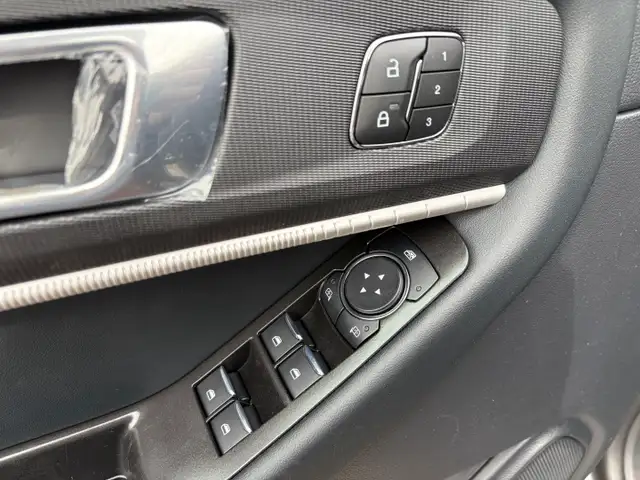 2026 Ford Explorer TREMOR | TREMOR CONVENIENCE PACKAGE - Photo 18