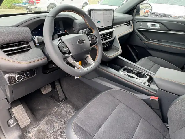 2026 Ford Explorer TREMOR | TREMOR CONVENIENCE PACKAGE - Photo 20