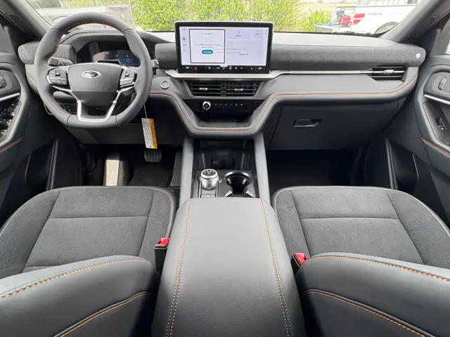 2026 Ford Explorer TREMOR | TREMOR CONVENIENCE PACKAGE - Photo 27