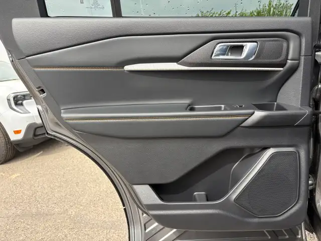 2026 Ford Explorer TREMOR | TREMOR CONVENIENCE PACKAGE - Photo 28