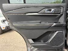 2026 Ford Explorer TREMOR | TREMOR CONVENIENCE PACKAGE - Photo 28