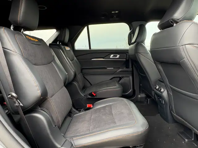 2026 Ford Explorer TREMOR | TREMOR CONVENIENCE PACKAGE - Photo 32