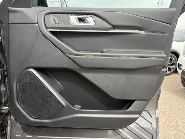 2026 Ford Explorer TREMOR | TREMOR CONVENIENCE PACKAGE - Photo 35