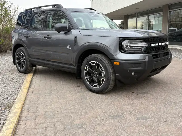 2026 Ford Bronco Sport OUTER BANKS | MOONROOF - Photo 2