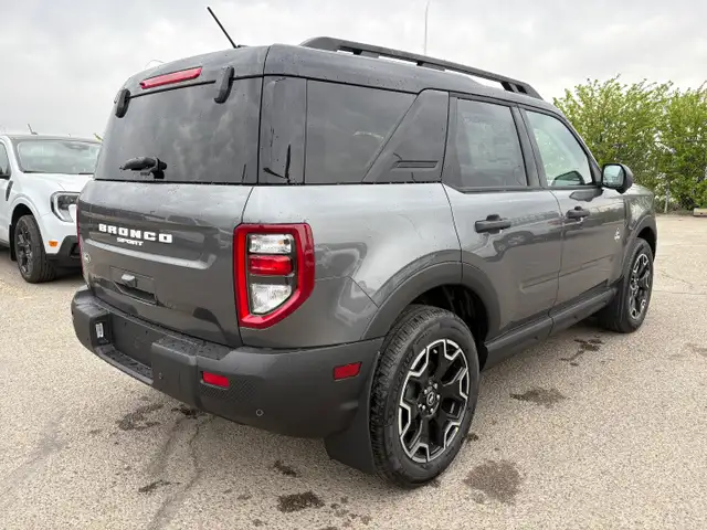 2026 Ford Bronco Sport OUTER BANKS | MOONROOF - Photo 12