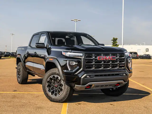 2026 GMC Canyon AT4 - Photo 2