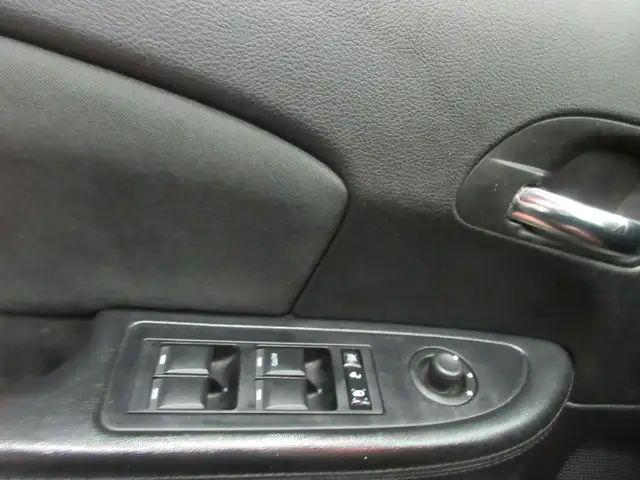 CHRYSLER 200 2011 AUTOMATIQUE BAS PRIX 193700 KM - Photo 10