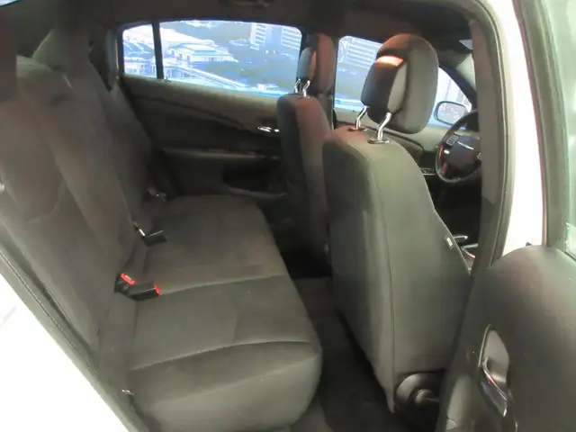 CHRYSLER 200 2011 AUTOMATIQUE BAS PRIX 193700 KM - Photo 11
