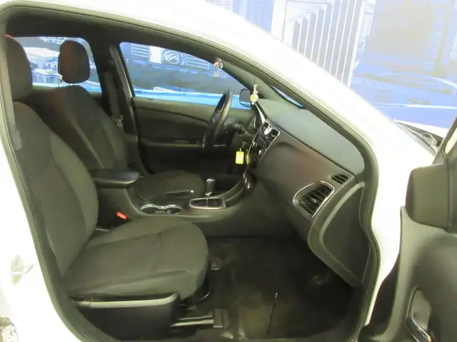 CHRYSLER 200 2011 AUTOMATIQUE BAS PRIX 193700 KM - Photo 12