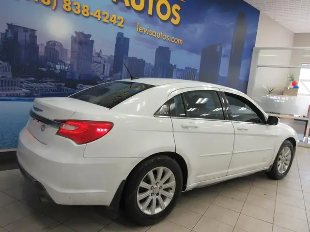 CHRYSLER 200 2011 AUTOMATIQUE BAS PRIX 193700 KM - Photo 14