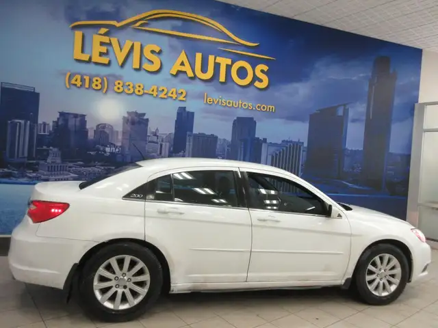 CHRYSLER 200 2011 AUTOMATIQUE BAS PRIX 193700 KM - Photo 15