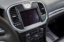 2022 Chrysler 300 Touring L | LEATHER |KEYLESS | - Photo 19