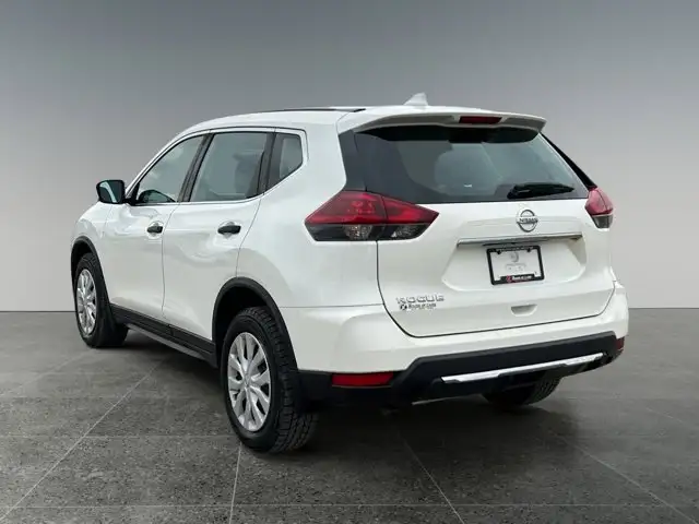 2018 Nissan Rogue S / AWD - Photo 4