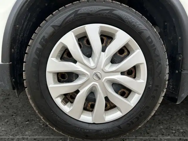 2018 Nissan Rogue S / AWD - Photo 11