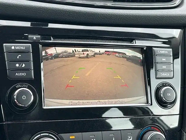 2018 Nissan Rogue S / AWD - Photo 13