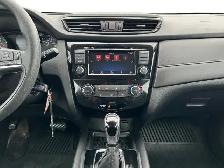 2018 Nissan Rogue S / AWD - Photo 15