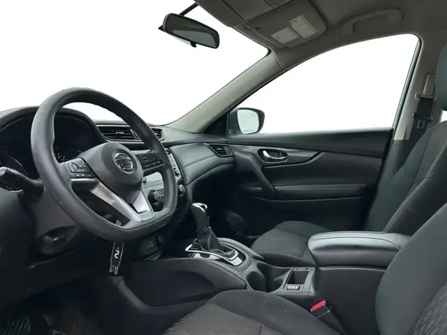 2018 Nissan Rogue S / AWD - Photo 16