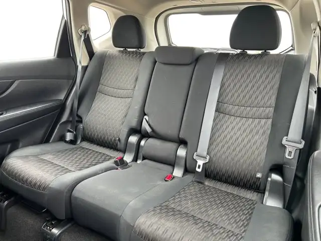2018 Nissan Rogue S / AWD - Photo 17