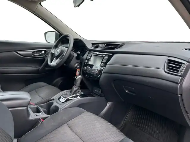 2018 Nissan Rogue S / AWD - Photo 18