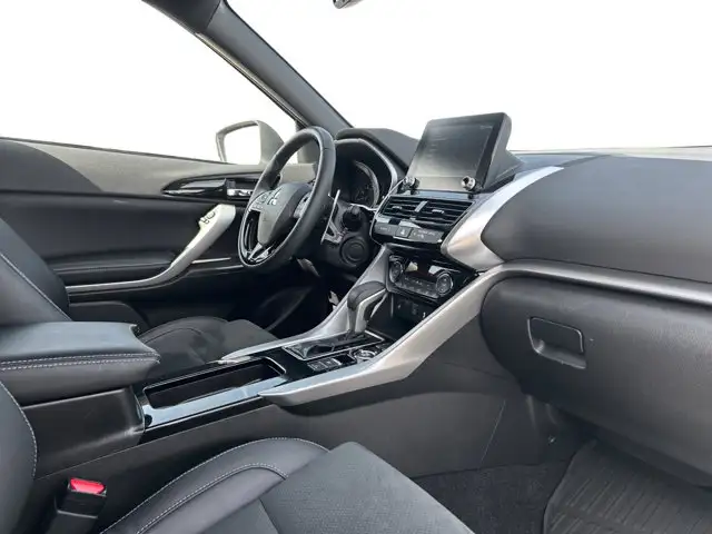 2023 Mitsubishi Eclipse Cross SE/ 4WD - Photo 17