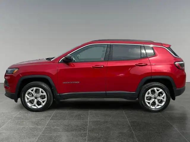 2025 Jeep Compass North /4WD - Photo 2