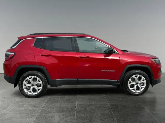 2025 Jeep Compass North /4WD - Photo 8