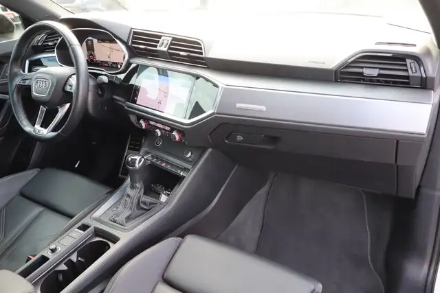 2022 Audi Q3 - Photo 11