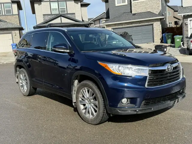 FOR SALE: 2017 Toyota Highlander XLE AWD - Photo 4