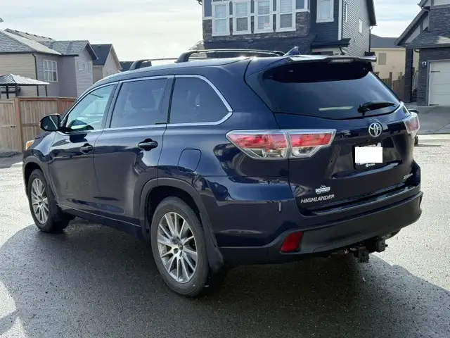 FOR SALE: 2017 Toyota Highlander XLE AWD - Photo 5