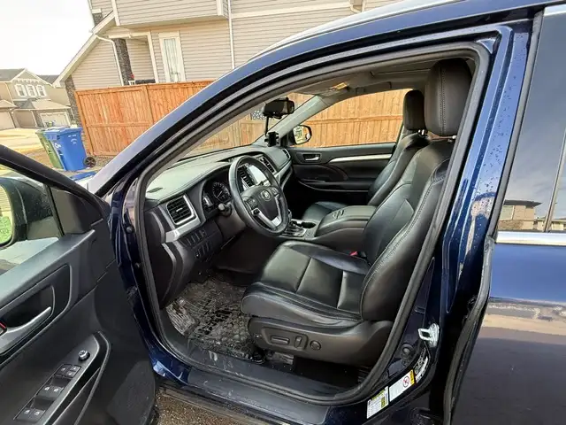 FOR SALE: 2017 Toyota Highlander XLE AWD - Photo 8