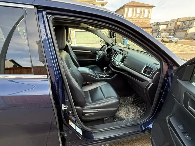 FOR SALE: 2017 Toyota Highlander XLE AWD - Photo 9