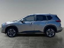 2025 Nissan Rogue SV Moonroof - Photo 2