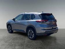 2025 Nissan Rogue SV Moonroof - Photo 4
