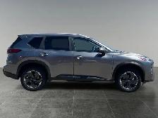 2025 Nissan Rogue SV Moonroof - Photo 8