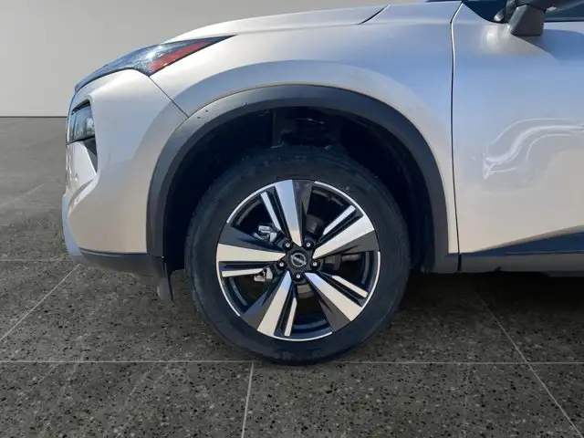 2024 Nissan Rogue SL - Photo 11