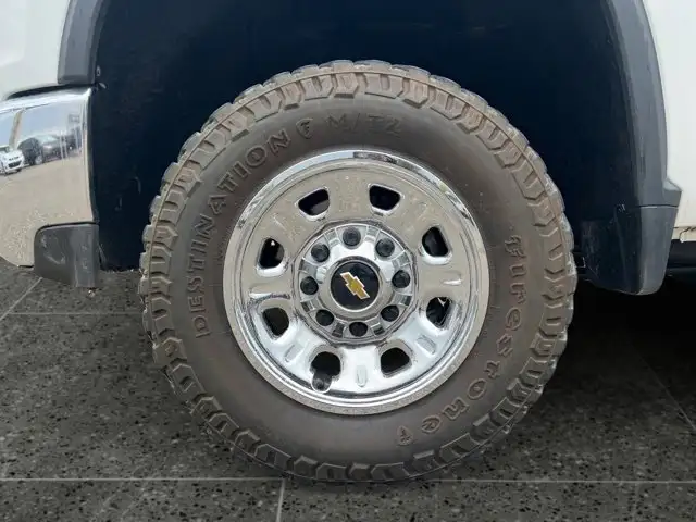 2022 Chevrolet Silverado 3500HD LT - Photo 11