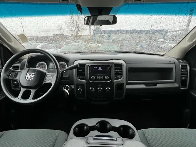 2014 Ram 1500 ST HEMI Crew Cab 5.7L V8 | No Accident | Remote St - Photo 13