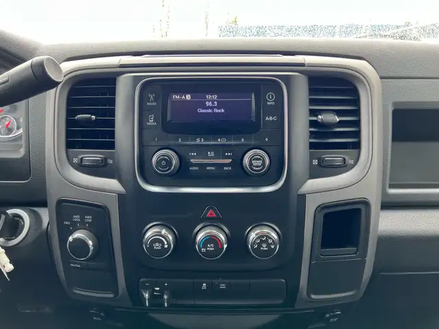 2014 Ram 1500 ST HEMI Crew Cab 5.7L V8 | No Accident | Remote St - Photo 26