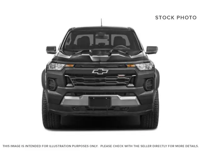 2023 Chevrolet Colorado - Photo 2