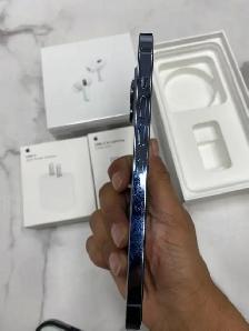 iPhone 13 Pro Max 256GB 92% battAirPods/Charger Set/Delivery - Photo 2